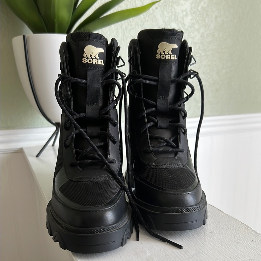 Sorel Black Lace Up Boots